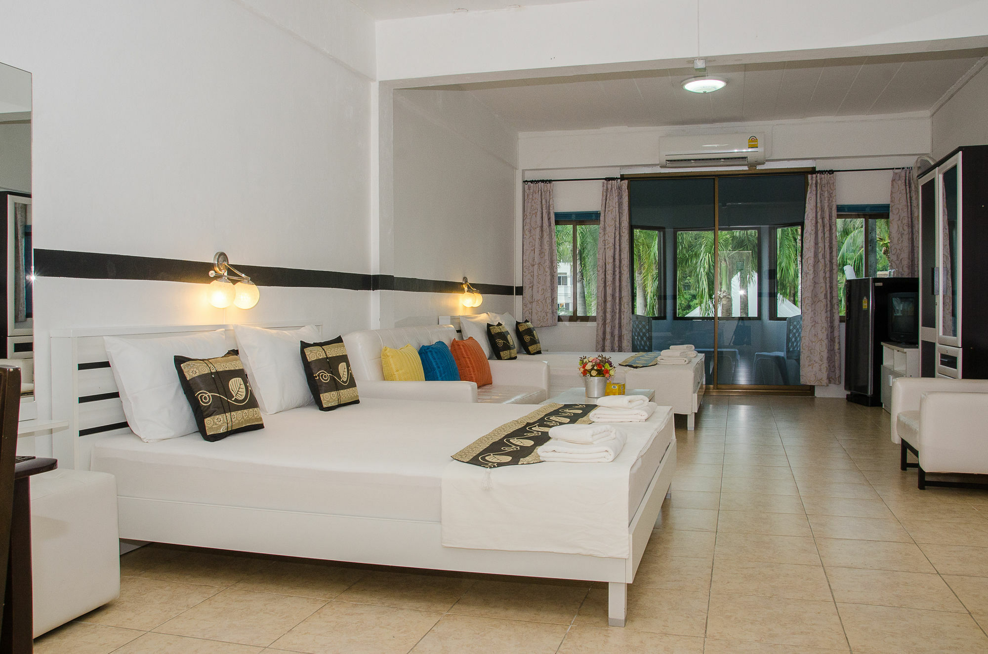 Allstar Guesthouse Karon Екстер'єр фото