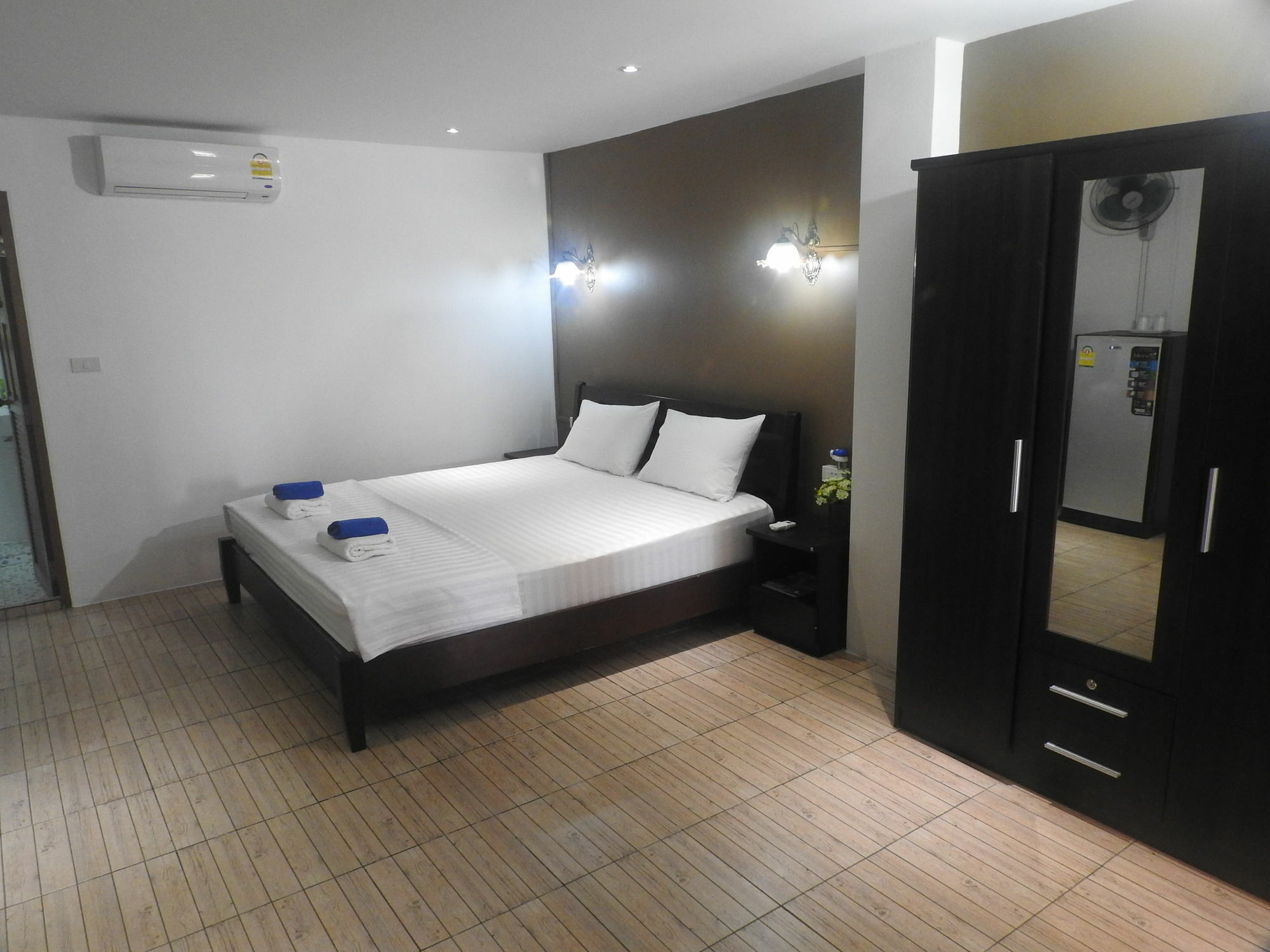 Allstar Guesthouse Karon Екстер'єр фото