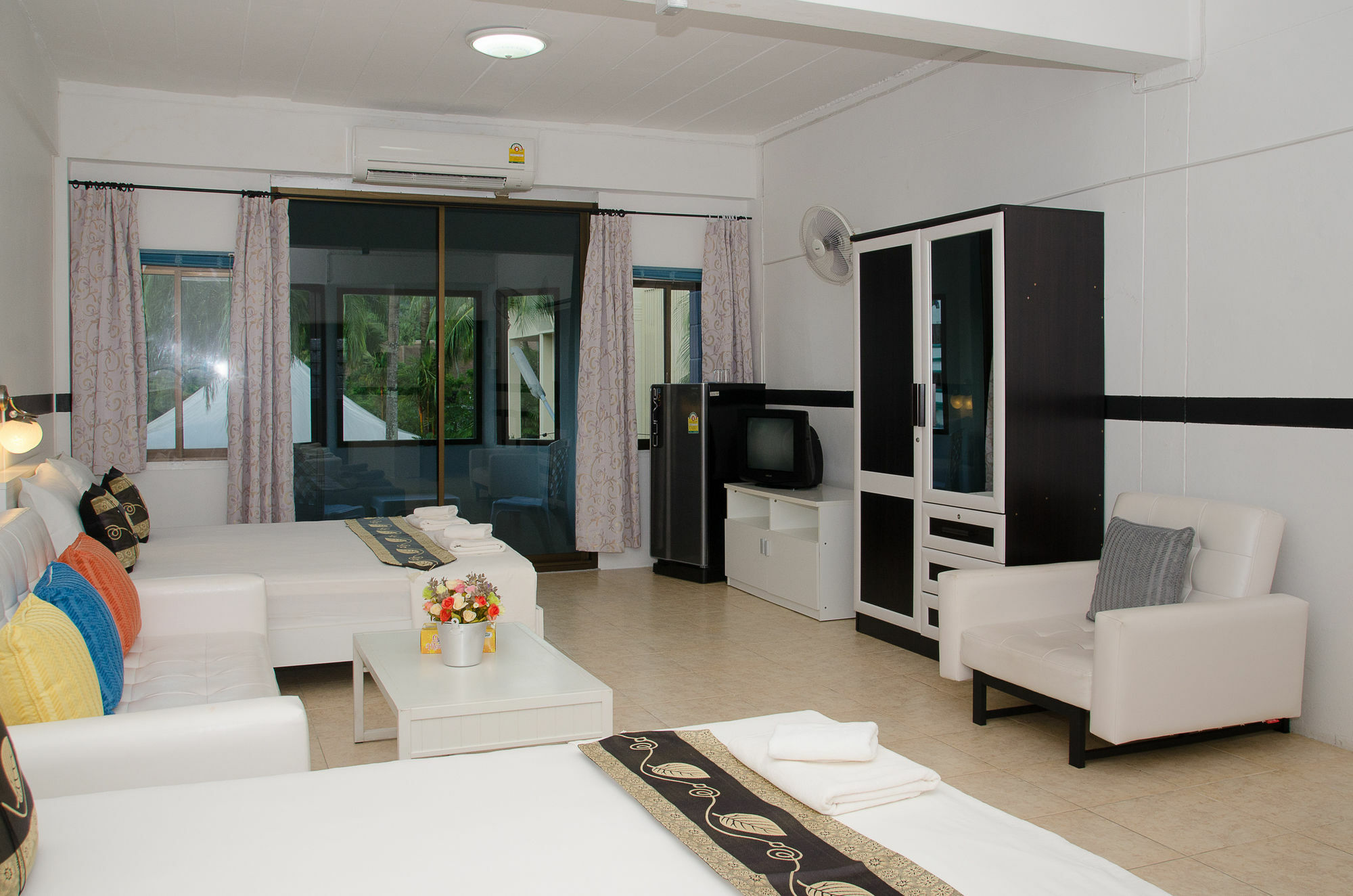 Allstar Guesthouse Karon Екстер'єр фото