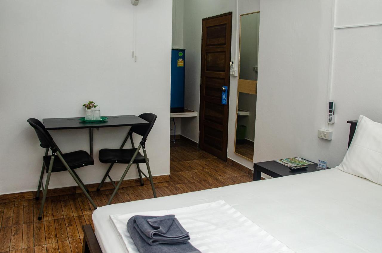 Allstar Guesthouse Karon Екстер'єр фото