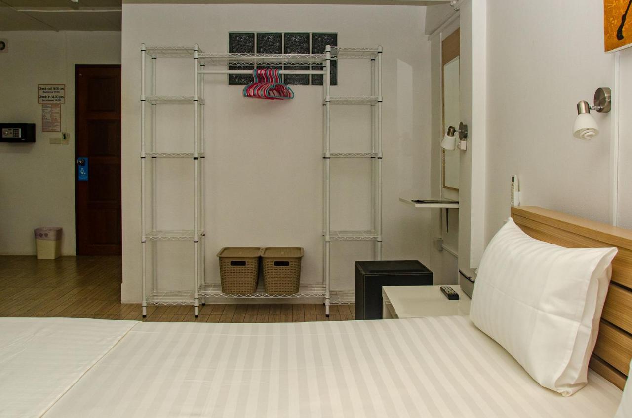 Allstar Guesthouse Karon Екстер'єр фото