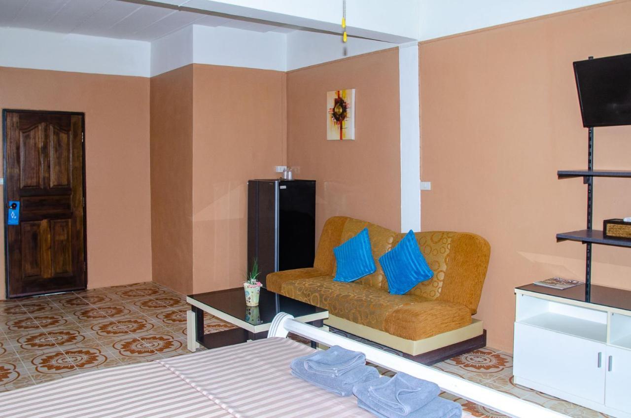Allstar Guesthouse Karon Екстер'єр фото